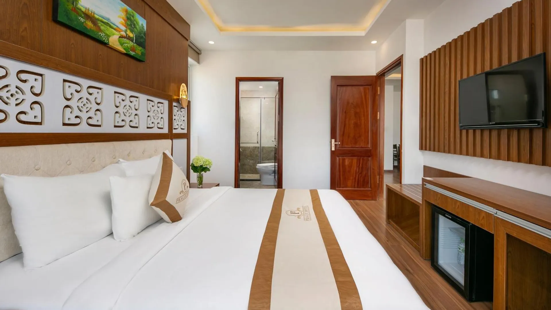 Prague Hotel Danang 0*, Da Nang